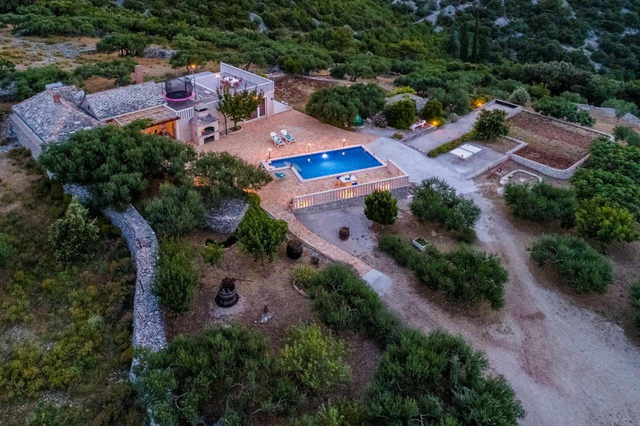 Vila Maslinica Pucisca Exterior photo